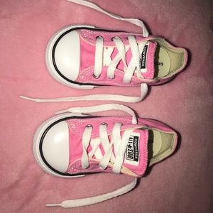 Light pink converse